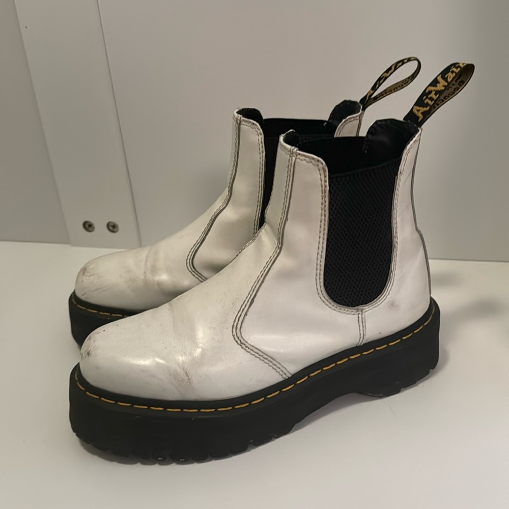 Dr Martens - White Chelsea Boots